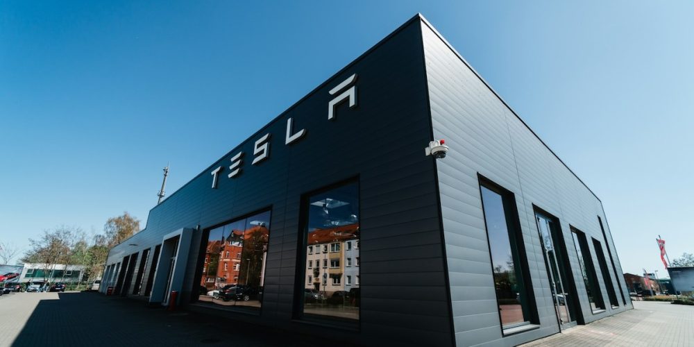 Les avancées du système de conduite autonome Tesla avec la mise à jour FSD v14.3