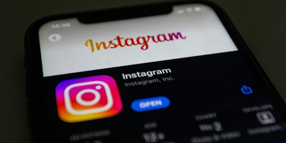 Est-ce possible de republier une story Instagram sans que l&rsquo;auteur le sache ?