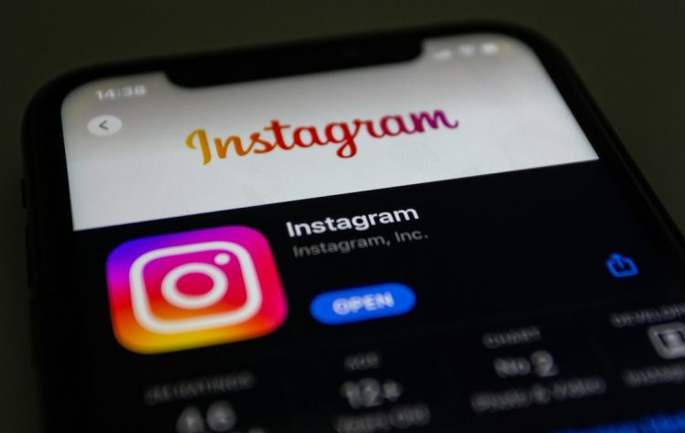 Est-ce possible de republier une story Instagram sans que l’auteur le sache ?