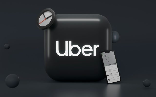 Uber révolutionne le tourisme avec une super-app intégrant location de bateaux et taxis volants