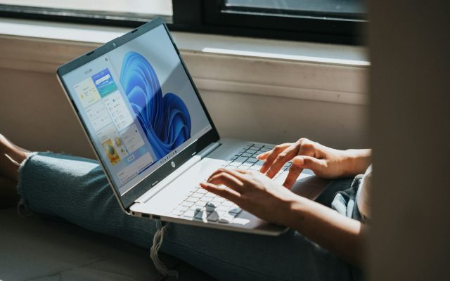 Windows 11 et le filtre anti-lumière bleue : une solution pour réduire la fatigue oculaire